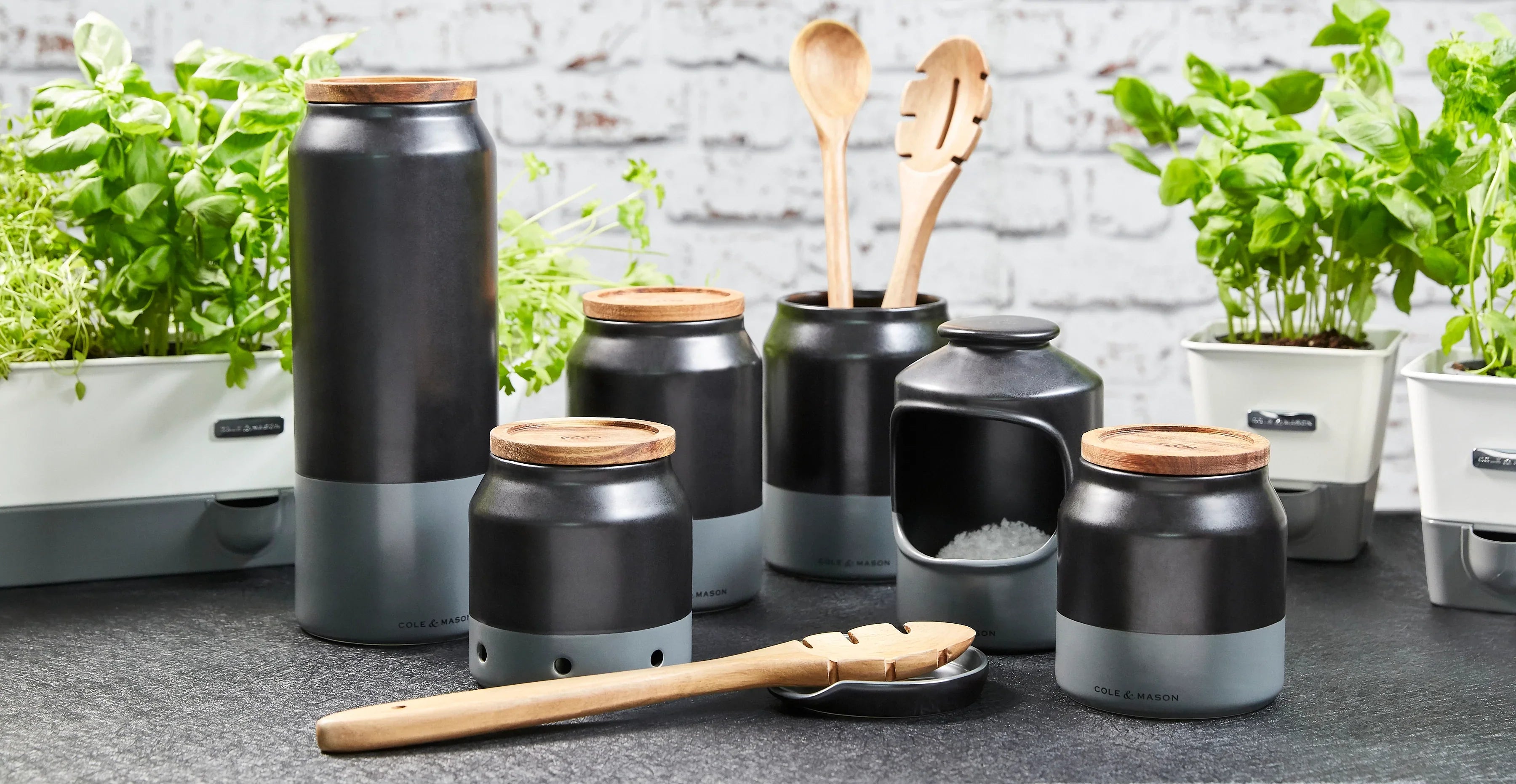 What is the difference between stoneware and ceramics? Cole & Mason UK