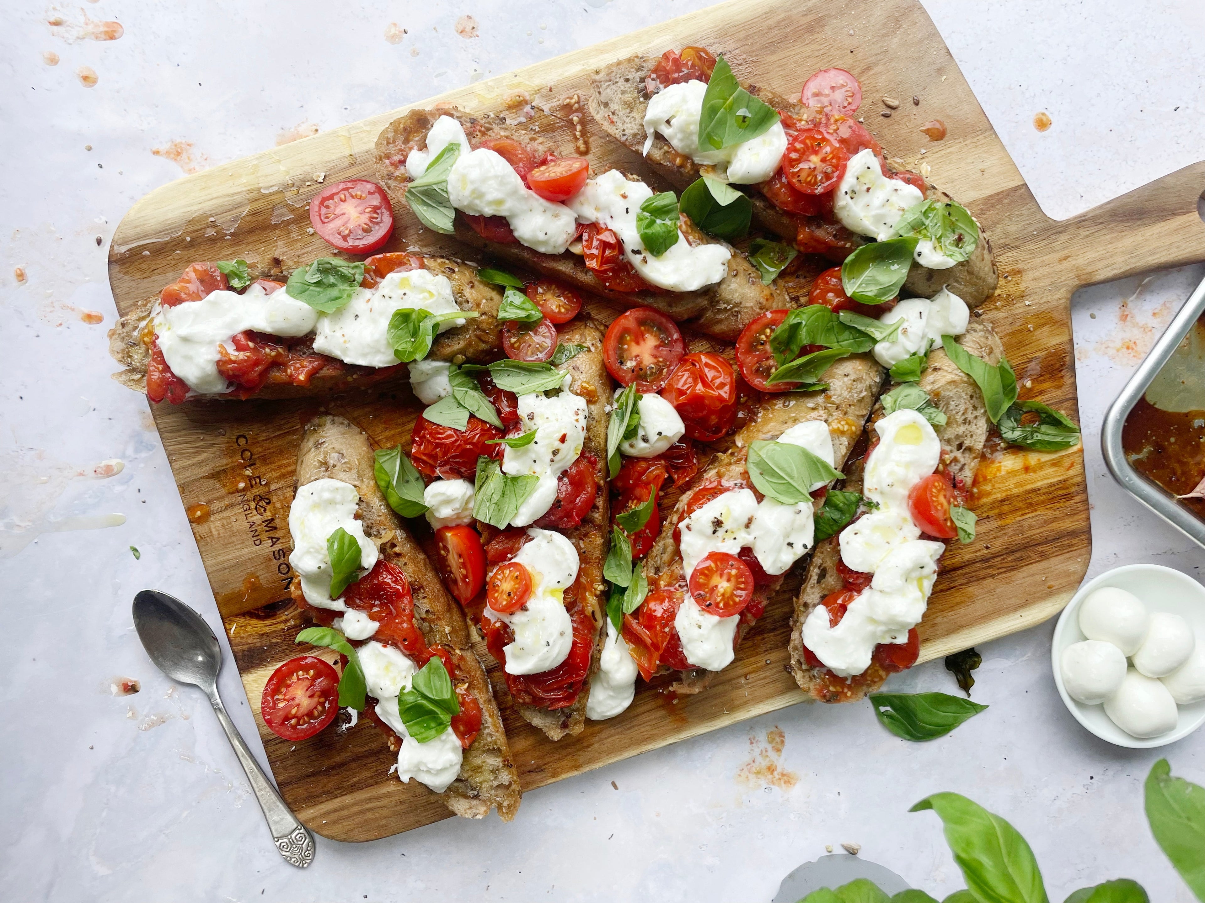 Roast Tomato, Garlic and Mozzarella Sharing Platter Cole & Mason UK